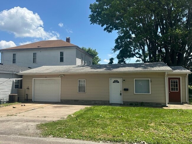 Primary Photo - 316 N Pence St