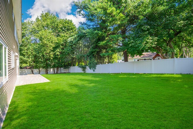 Building Photo - 250 Blauvelt Rd