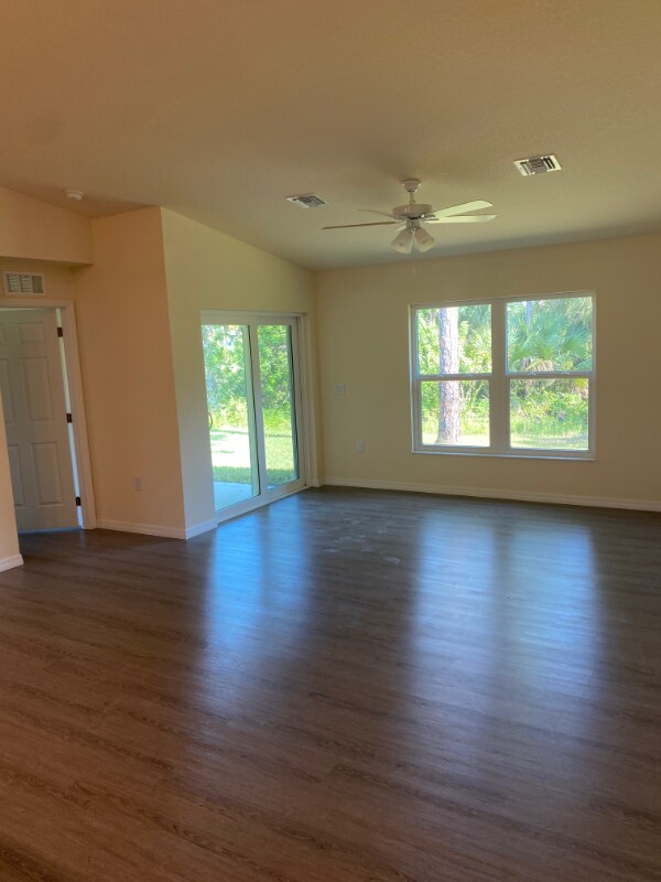 Building Photo - 5005 Tradewinds