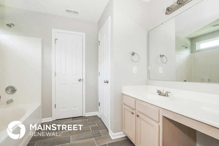 Building Photo - 13906 Silver Dart Pl