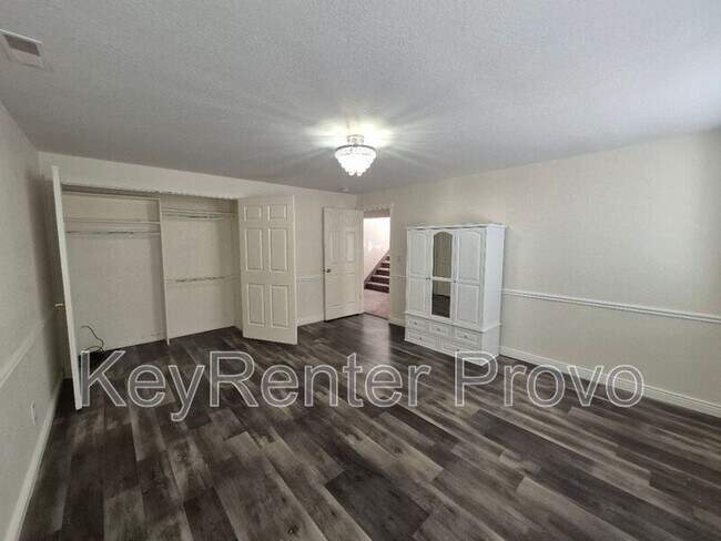 Building Photo - 75 S Astor Ln