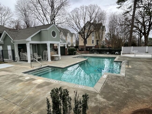 Building Photo - Parkridge Lane - ITB Condo Available for P...