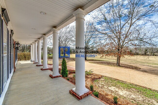 Building Photo - 200 Cripple Creek Rd