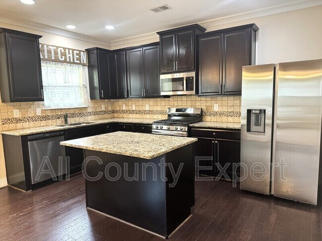 Building Photo - 5065 Rialto Way