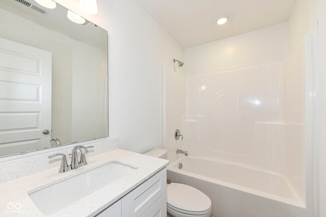 Building Photo - 9312 Clarendon Dr