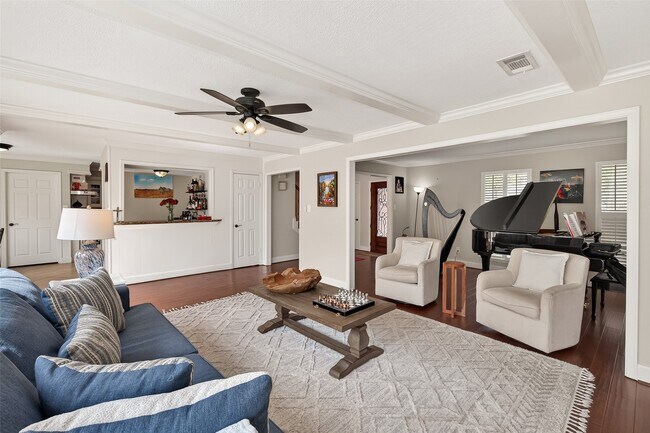 Building Photo - 15843 Foxgate Rd