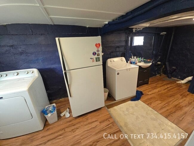 Building Photo - 502 Benjamin St