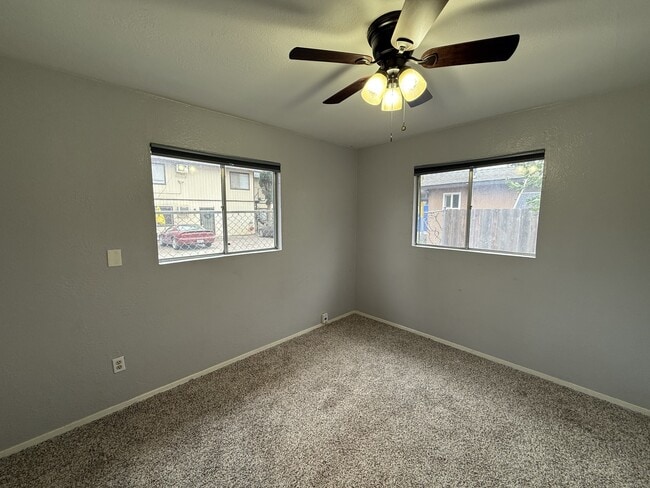 Building Photo - 1548 Elm St