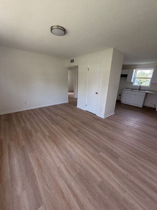 Building Photo - 7306 Nathan Hale Way