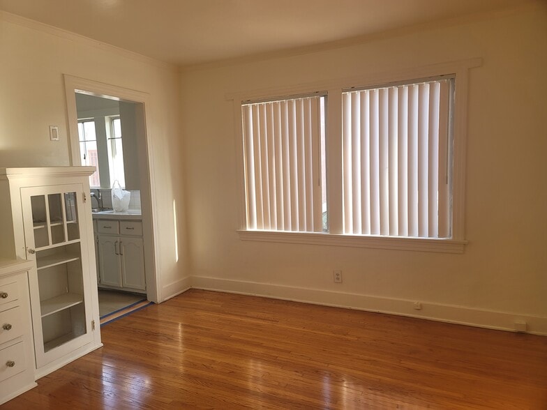 Dining Room - 4427 4th Ave