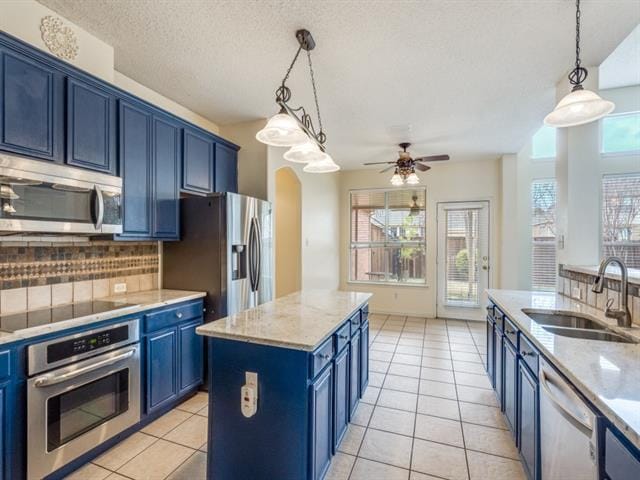 Building Photo - 3709 Mason Dr