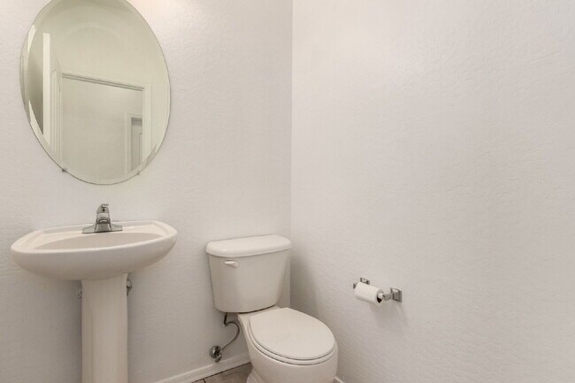 Building Photo - 24110 W Hadley St