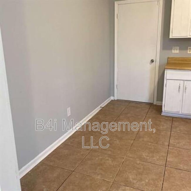 Building Photo - 8103 Creekstone Ct