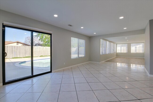 Building Photo - 12931 Morene St