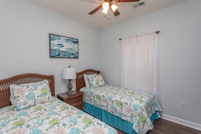 Building Photo - 5801 Oyster Catcher Dr