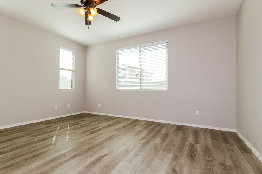 Building Photo - 16905 W Woodlands Ave
