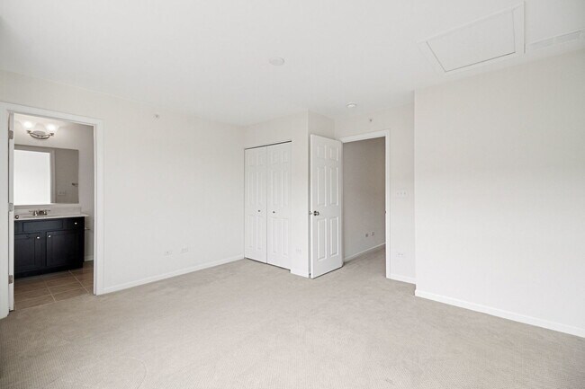 Building Photo - 4426 Monroe Ct