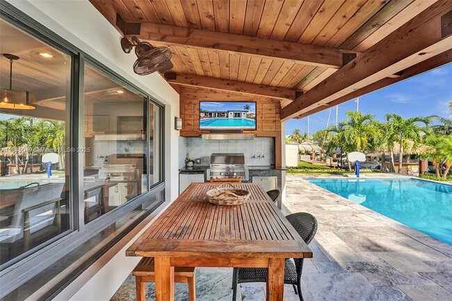Building Photo - 1021 Guava Isle