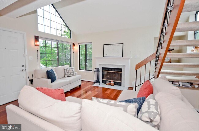 Building Photo - 7013C Birkenhead Pl