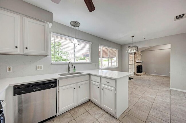 Building Photo - 2804 Sissinghurst Dr