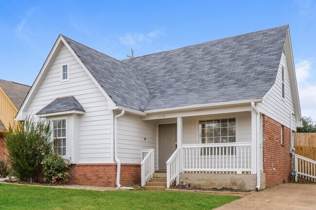 Building Photo - 5530 Oak Branch Cir N