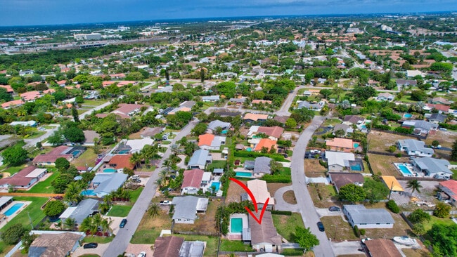 Building Photo - 4163 NW 2nd Ct