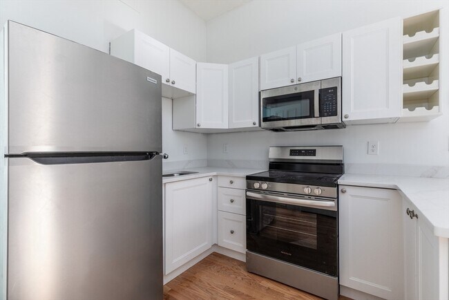 Building Photo - 75 Chandler St