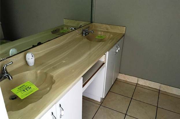 Building Photo - 13499 Biscayne Blvd