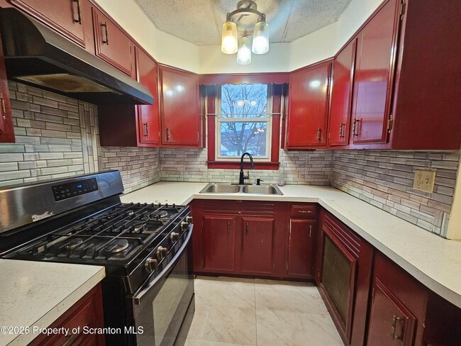 Building Photo - 423 E Lackawanna Ave