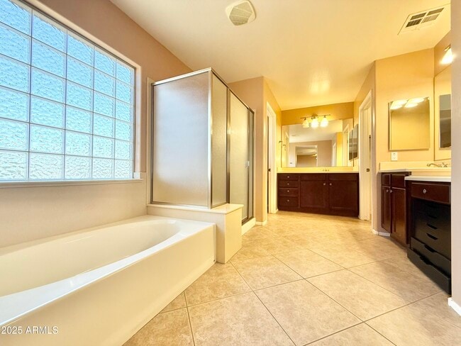 Building Photo - 14509 W Jenan Dr