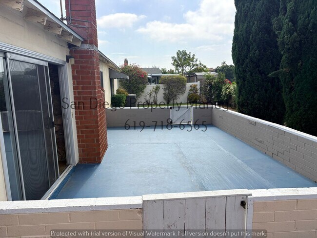 Building Photo - Charming 3-Bed with New LVP Flooring & Scenic Backyard Views