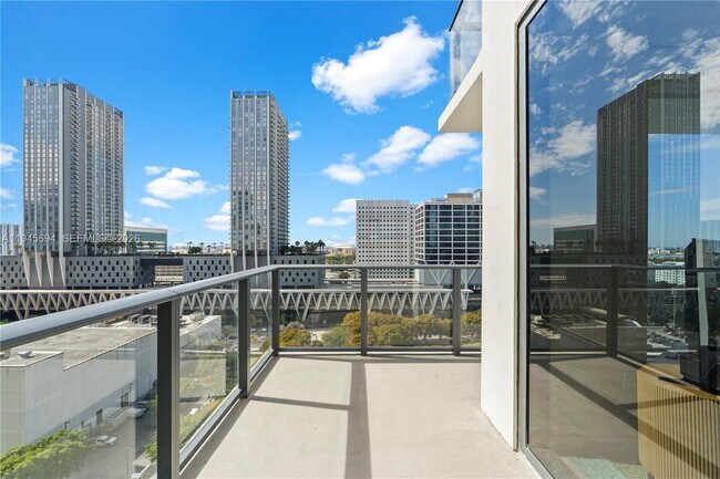 Building Photo - 11 NE 6th St