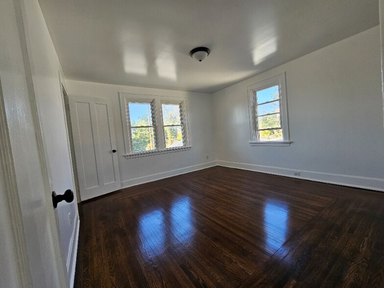 Building Photo - 3601 Madison Rd
