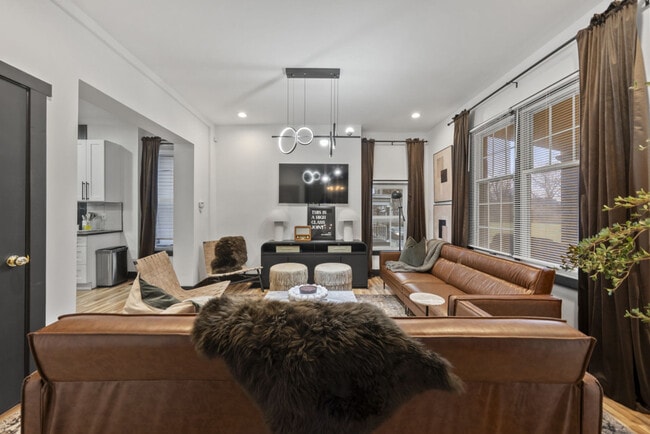 Building Photo - 286 Taylor Ave