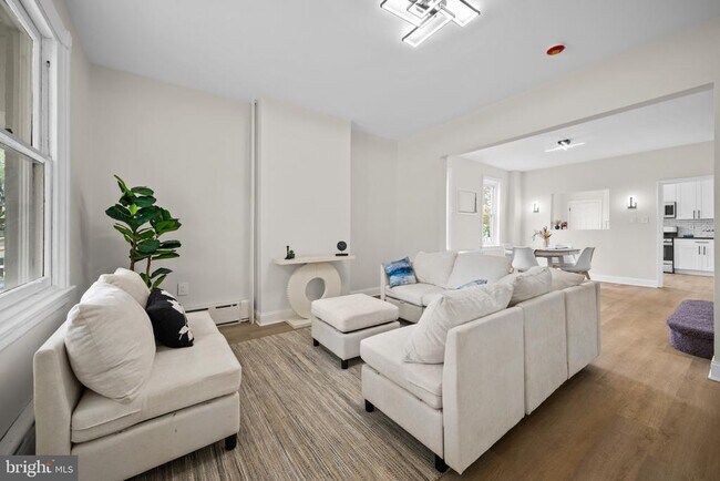 Building Photo - 7608 Chelwynde Ave