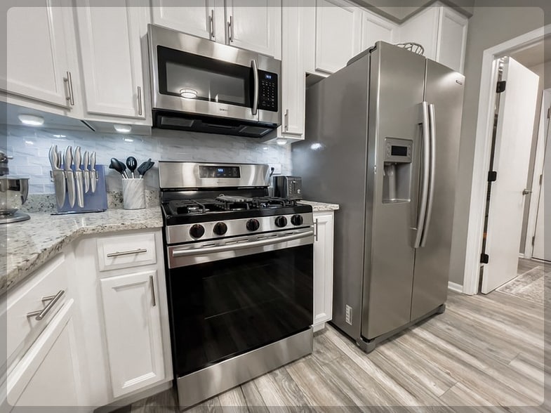 Building Photo - 244 S Oak Creek Ln