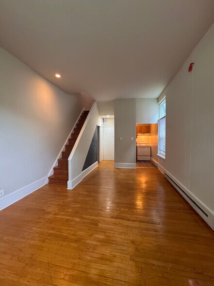 Building Photo - 3911 Pine St