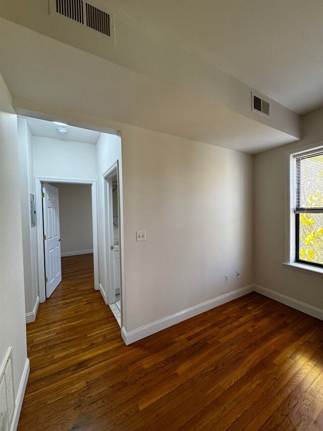 Building Photo - 65 Summit Ave