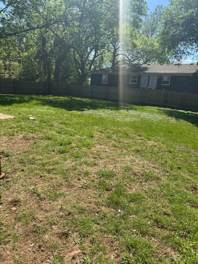 Building Photo - Charming 3BEDS  House in Roeland Park