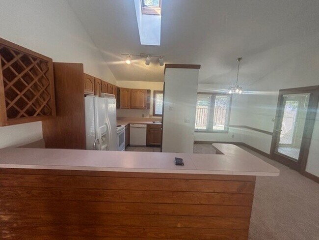Building Photo - 2 Bedroom 2 Bath town home COMING SOON!!!!