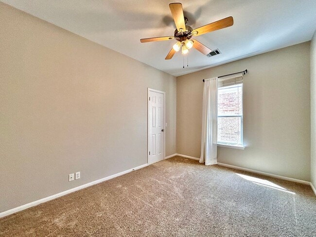 Building Photo - Charming 3 Bed / 2 Bath One-Level Home with 2-Car Garage & Fenced Yard