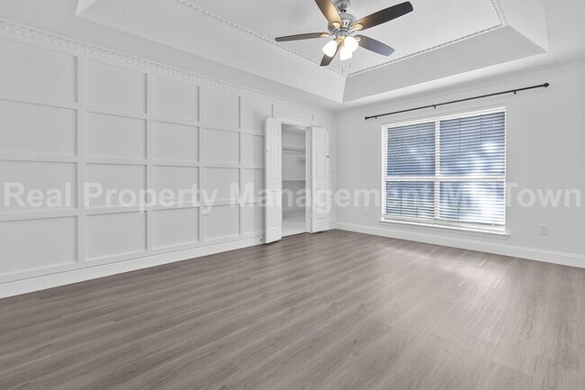 Building Photo - Charming Home Centrally Located in the DFW