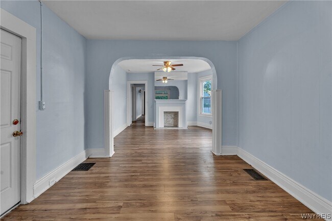 Building Photo - 212 Lockwood Ave