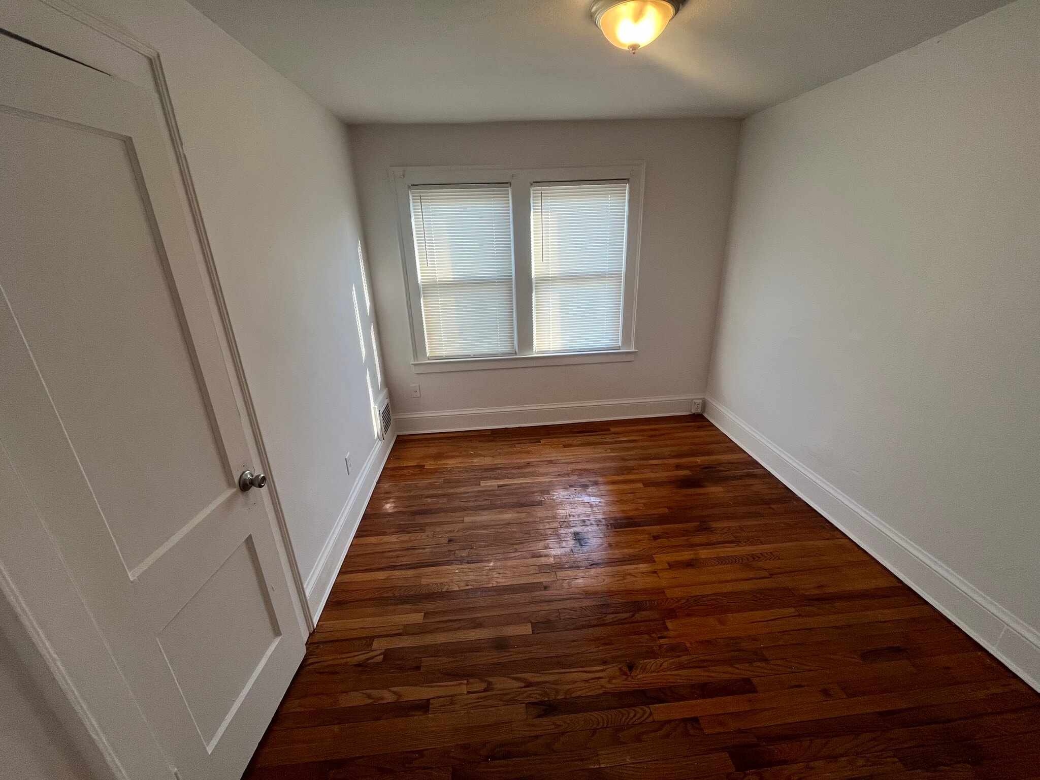 Building Photo - 131 Tolland St