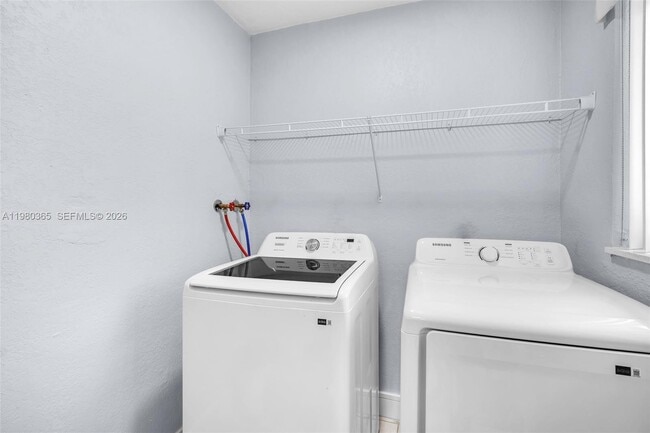 Building Photo - 367 Phippen Waiters Rd