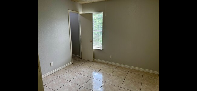 Building Photo - FOXFIRE8121