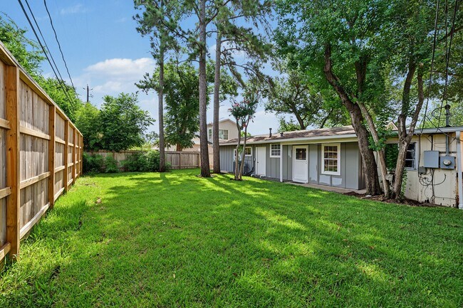 Building Photo - 5202 Nina Lee Ln