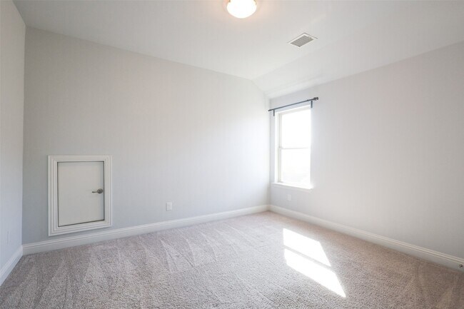 Building Photo - 317 Monument Hill Dr