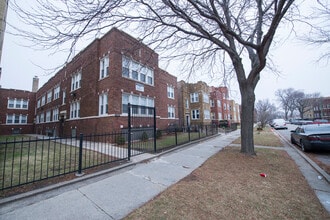 Building Photo - 7948 S Hermitage Ave Chicago, IL 60620
