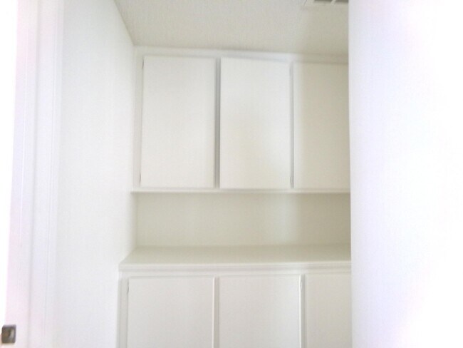 Building Photo - 4829 W Forest Oaks Ave